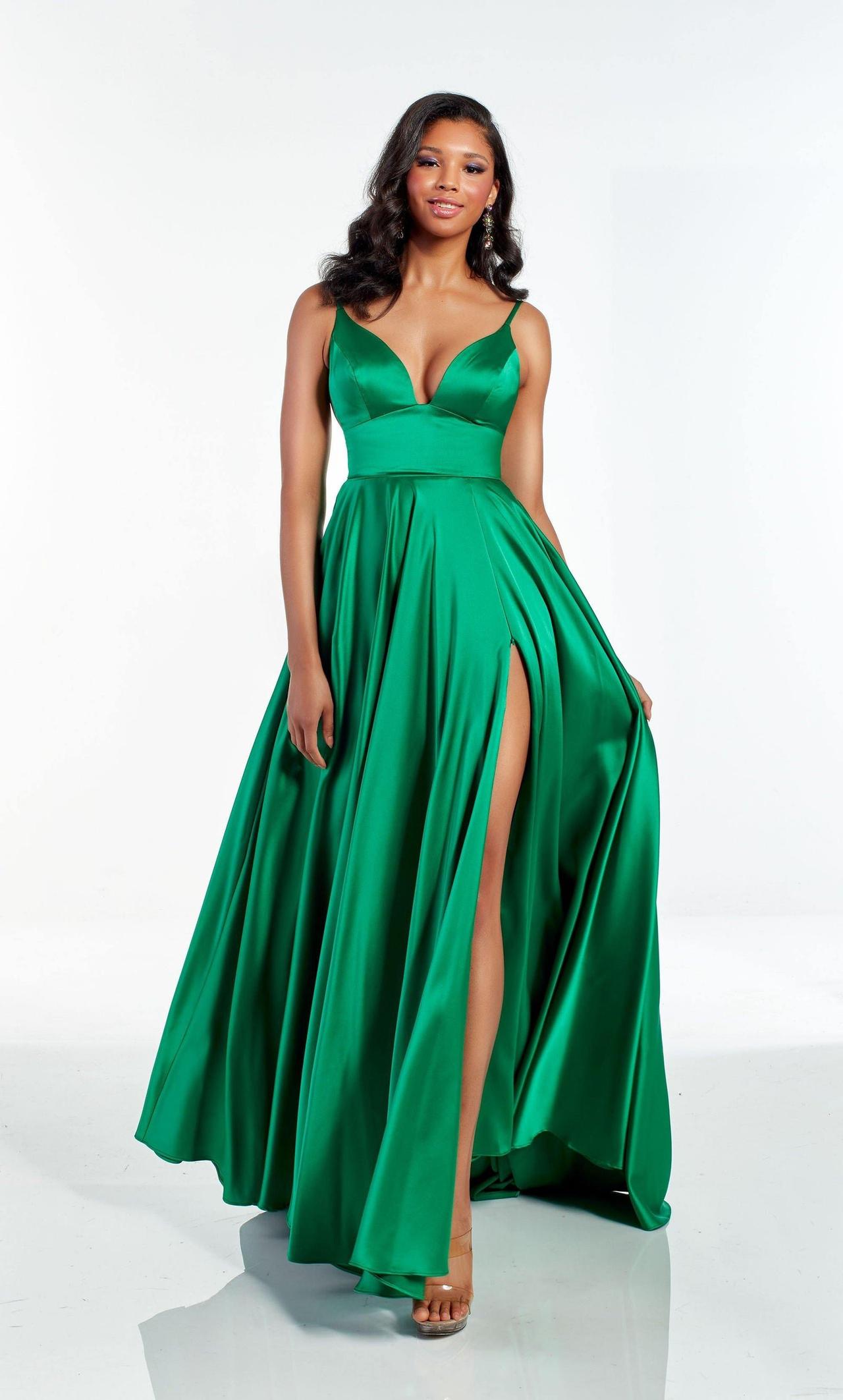 fluir Cuadrante Ligadura 60 ideas de vestidos verdes: el color que no falla en las fiestas de fin de  año