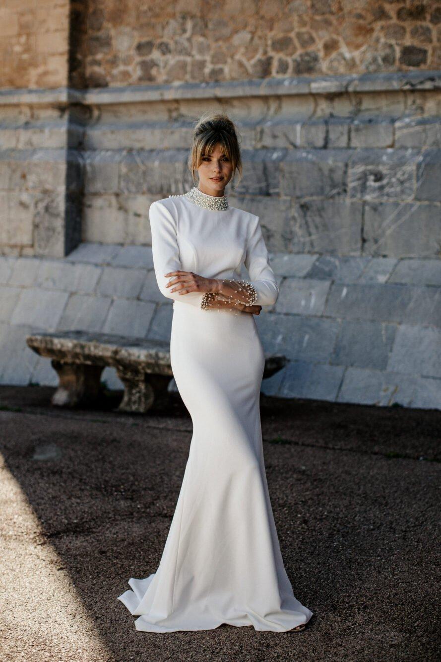 Vestidos novia con escote cisne: la tendencia más elegante que trae 2023