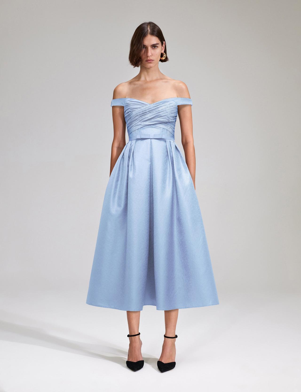 Alquiler vestido azul eléctrico corto