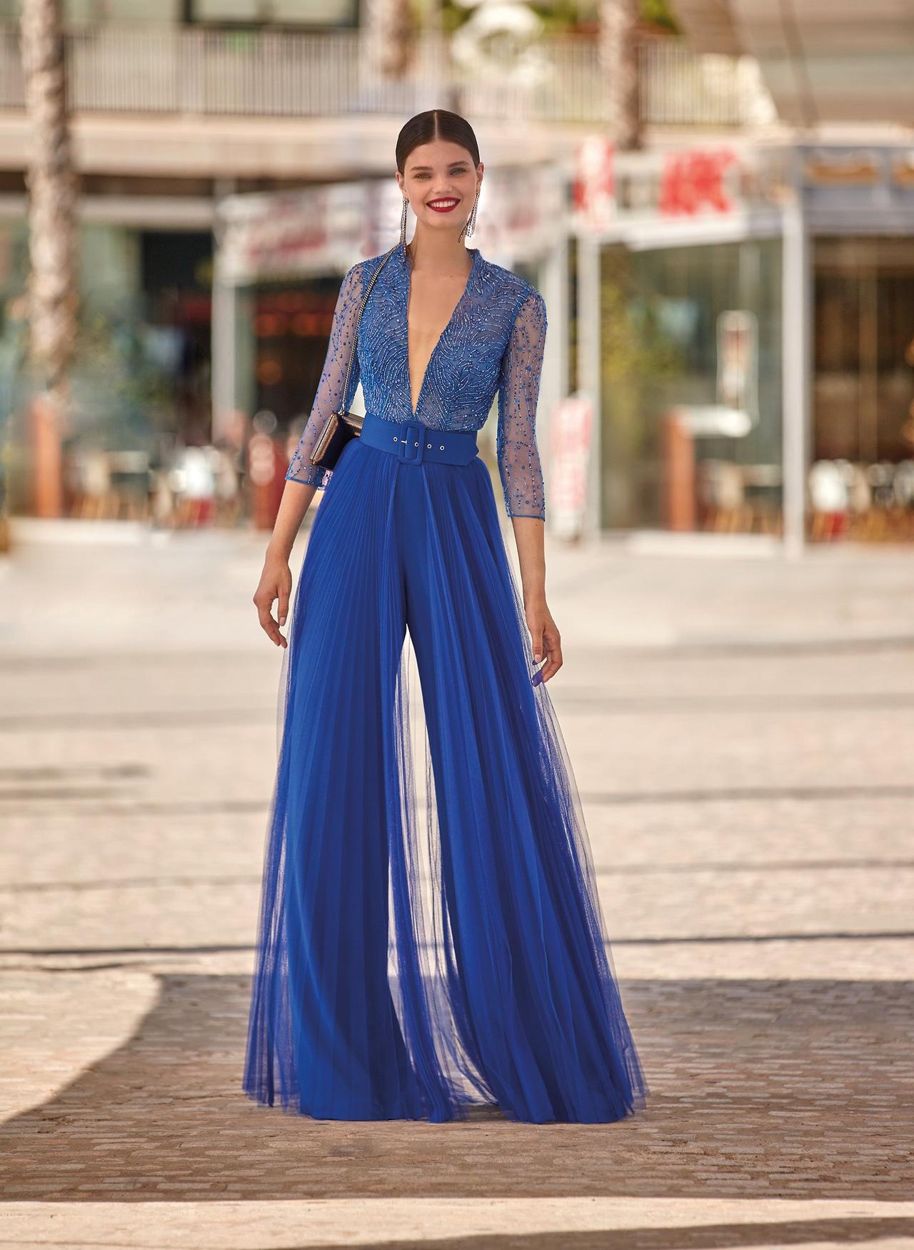 111 vestidos de fiesta azul: el color perfecto para todas las estaciones