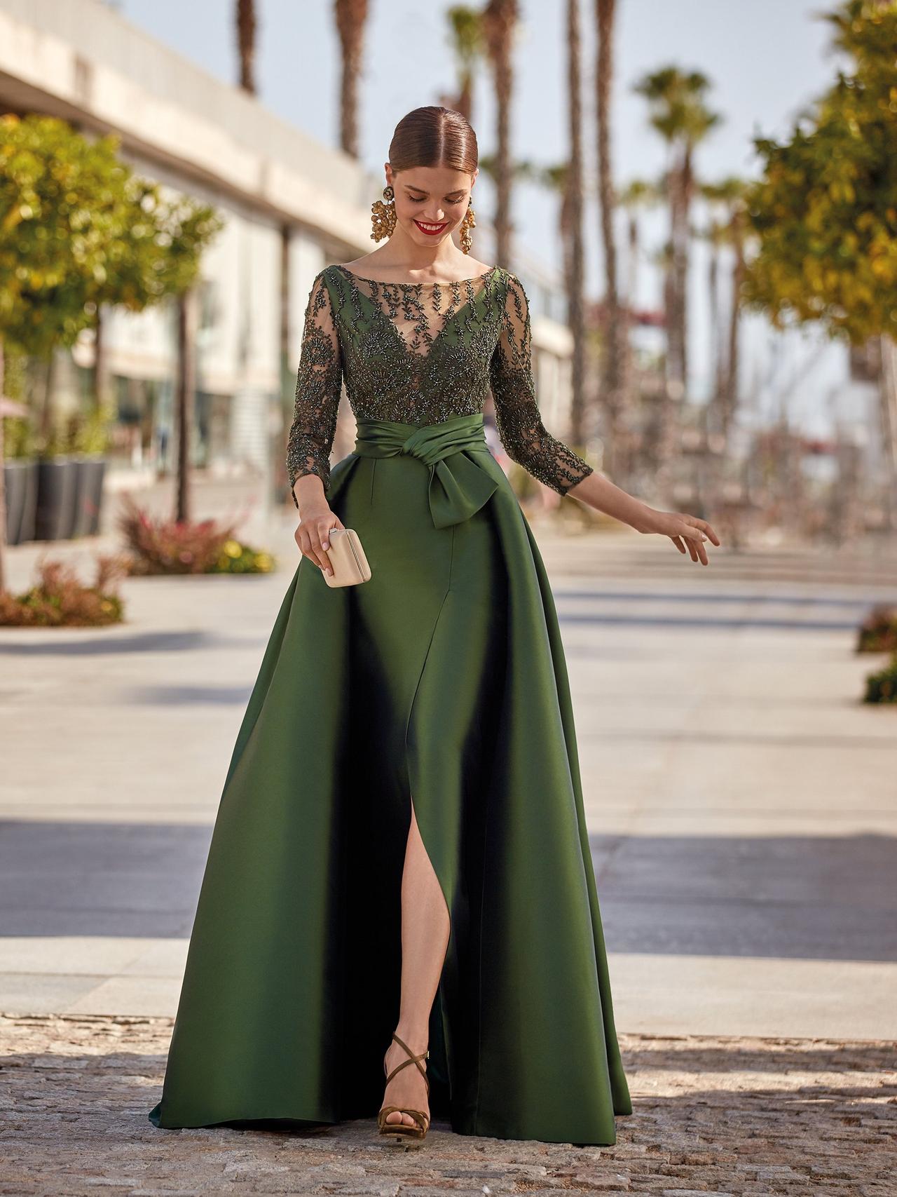 60 ideas de vestidos verdes: el color que no falla en las fiestas de fin año