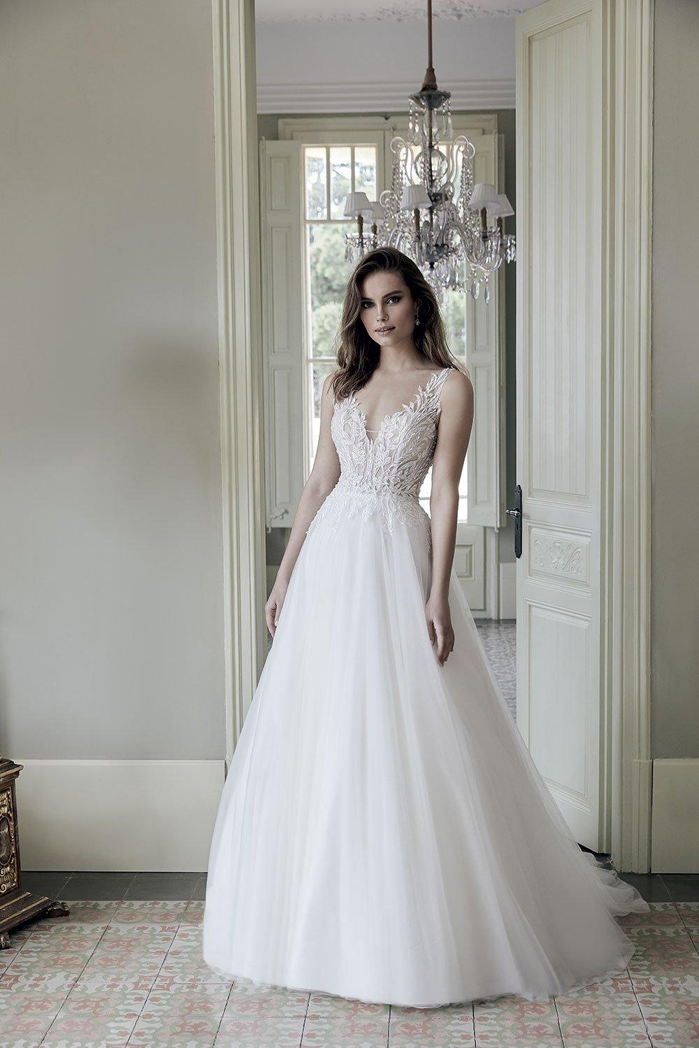 Los vestidos de novia 2022 que hacen una oda al corte princesa son de Miss  Kelly by The Sposa Group Italia