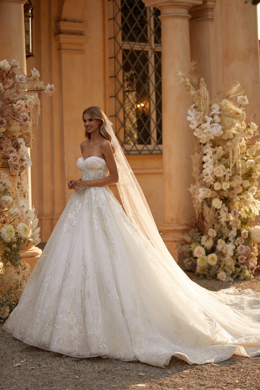 120 vestidos de novia con colas increíbles