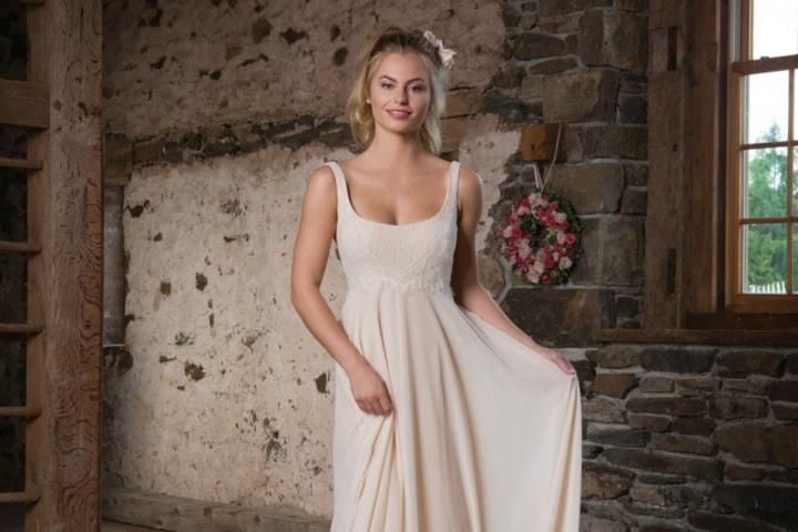 25 vestidos de novia con corte imperio: aires románticos y clásicos