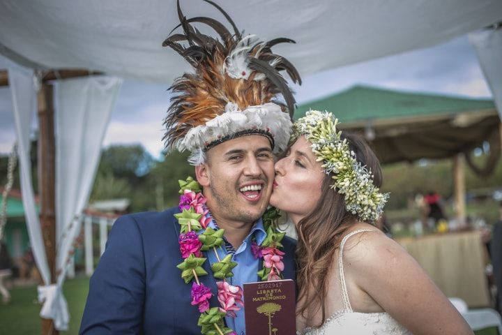 Natalia y Marcelo: un matrimonio Rapanui en la Isla de Pascua