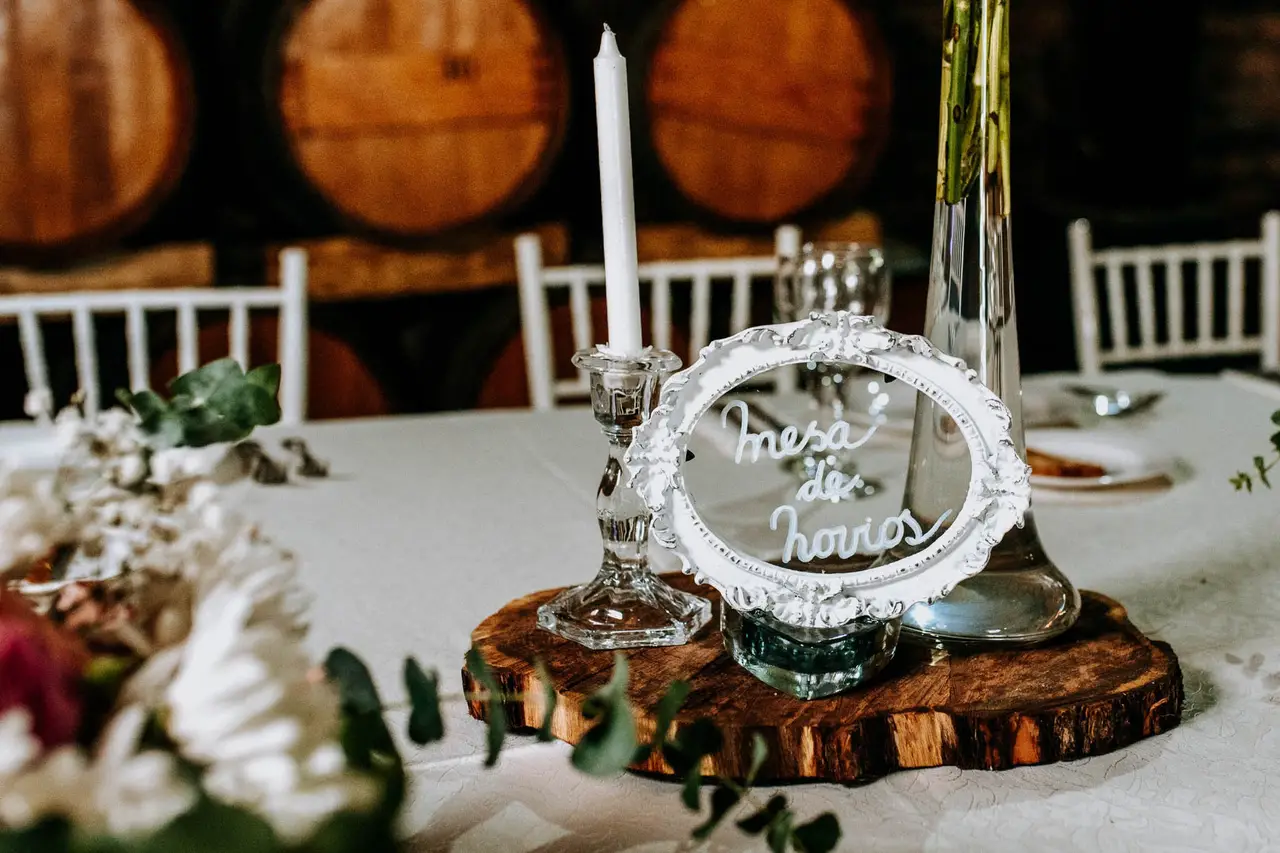 Centros de mesa para boda, con botellas de vidrio - Centros de Mesas