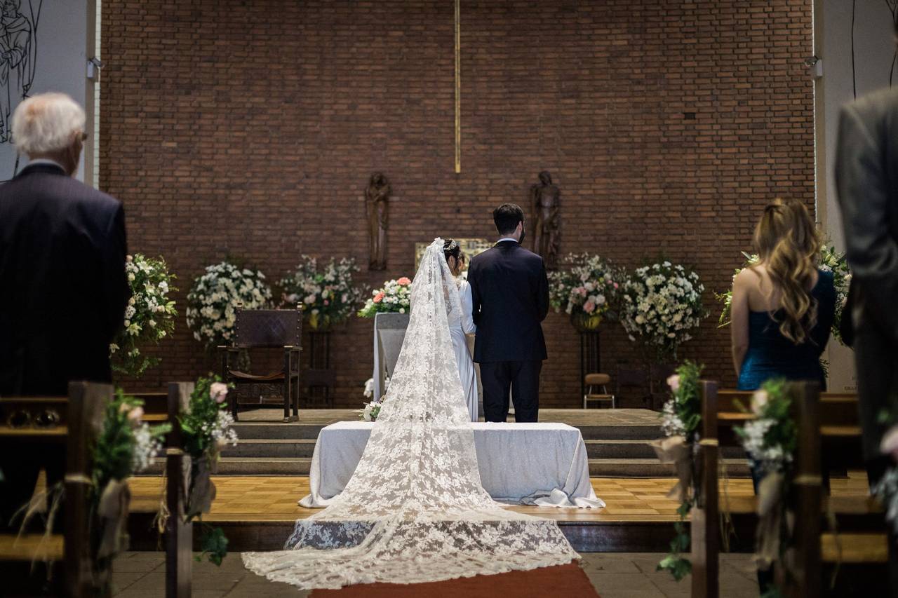 Los testigos de la boda civil y religiosa: requisitos, roles