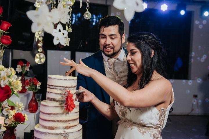 Tradiciones en torno a la torta de matrimonio: ¿qué se mantiene y qué no?