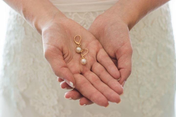 ¿Cómo llevar joyas antiguas o heredas el día de tu matrimonio?