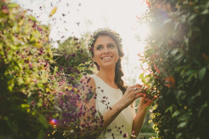 6 estilos de coronas de flores para tu peinado de novia