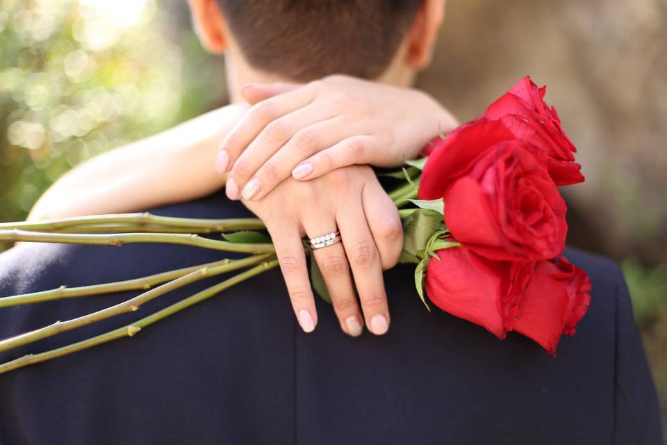 La ceremonia de la rosa: un ritual especial para incluir en el matrimonio