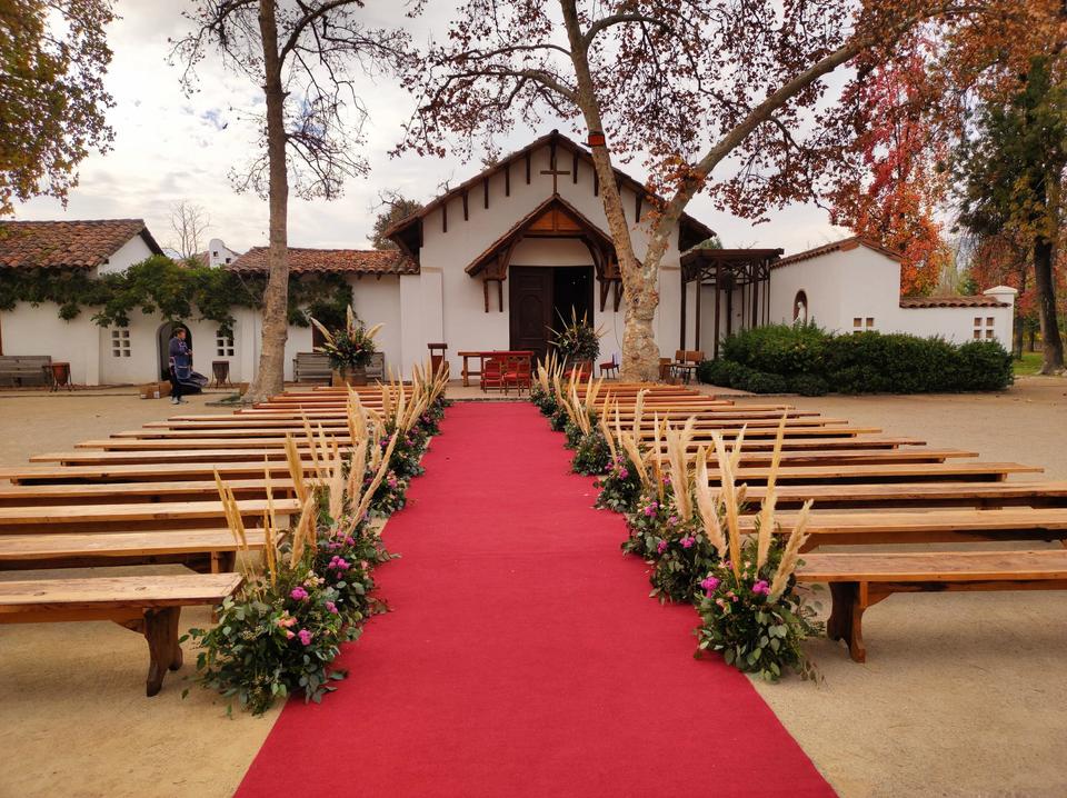 50 Ideas De Decoración De Iglesia Para El Matrimonio 0435