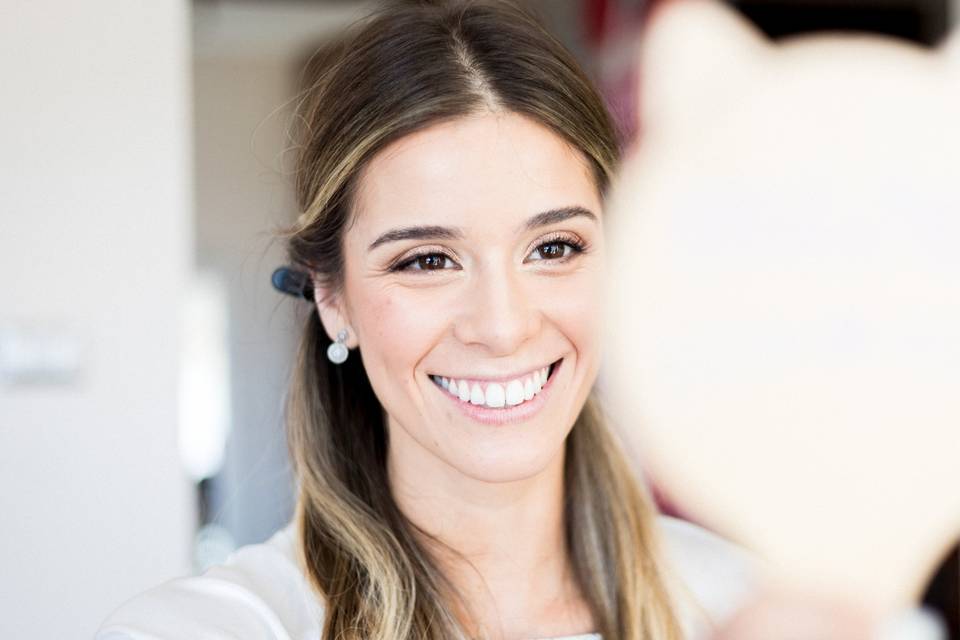 Maquillaje Glow para novias: ¡Lo que necesitas para el gran día!