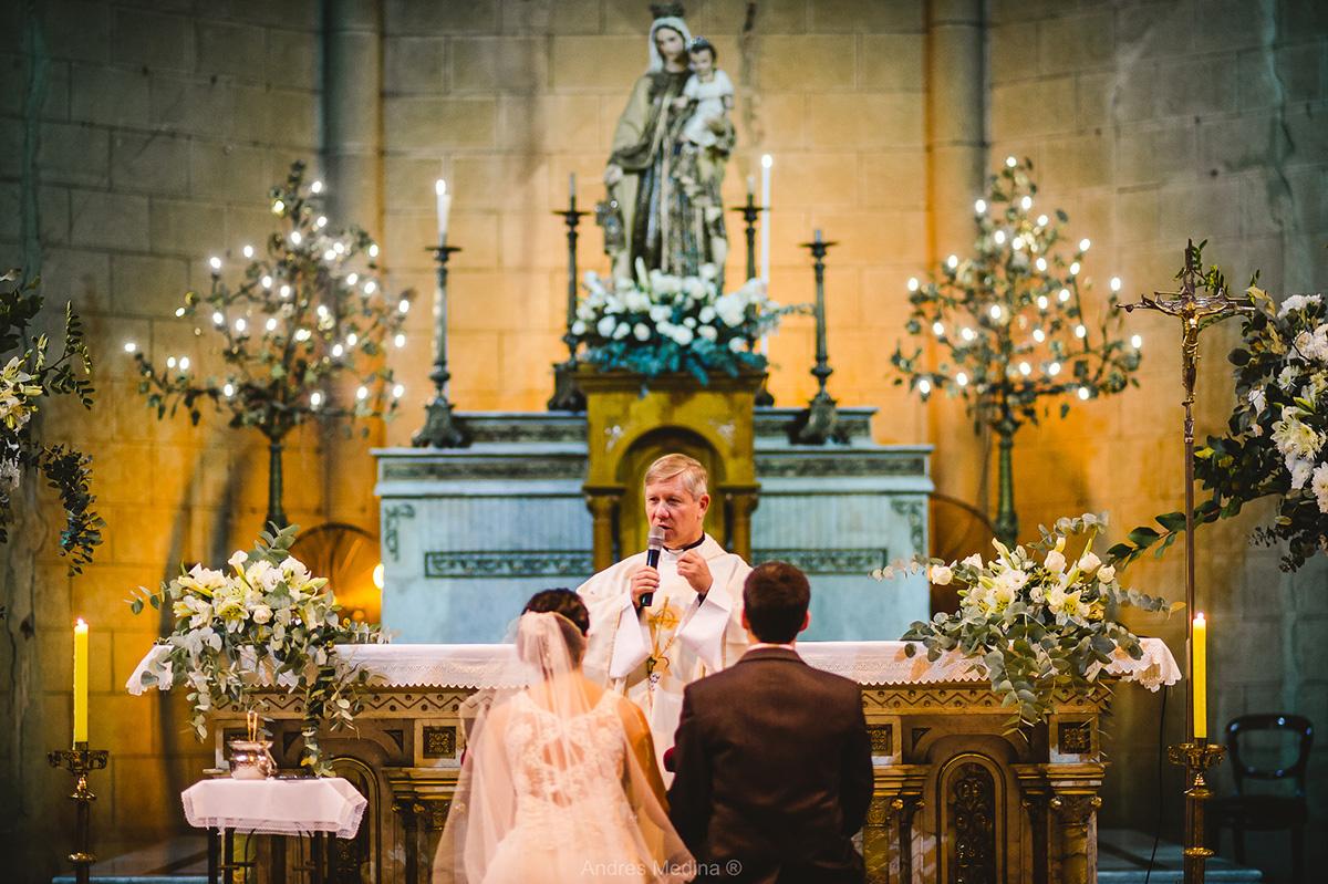 Adornos florales para la iglesia