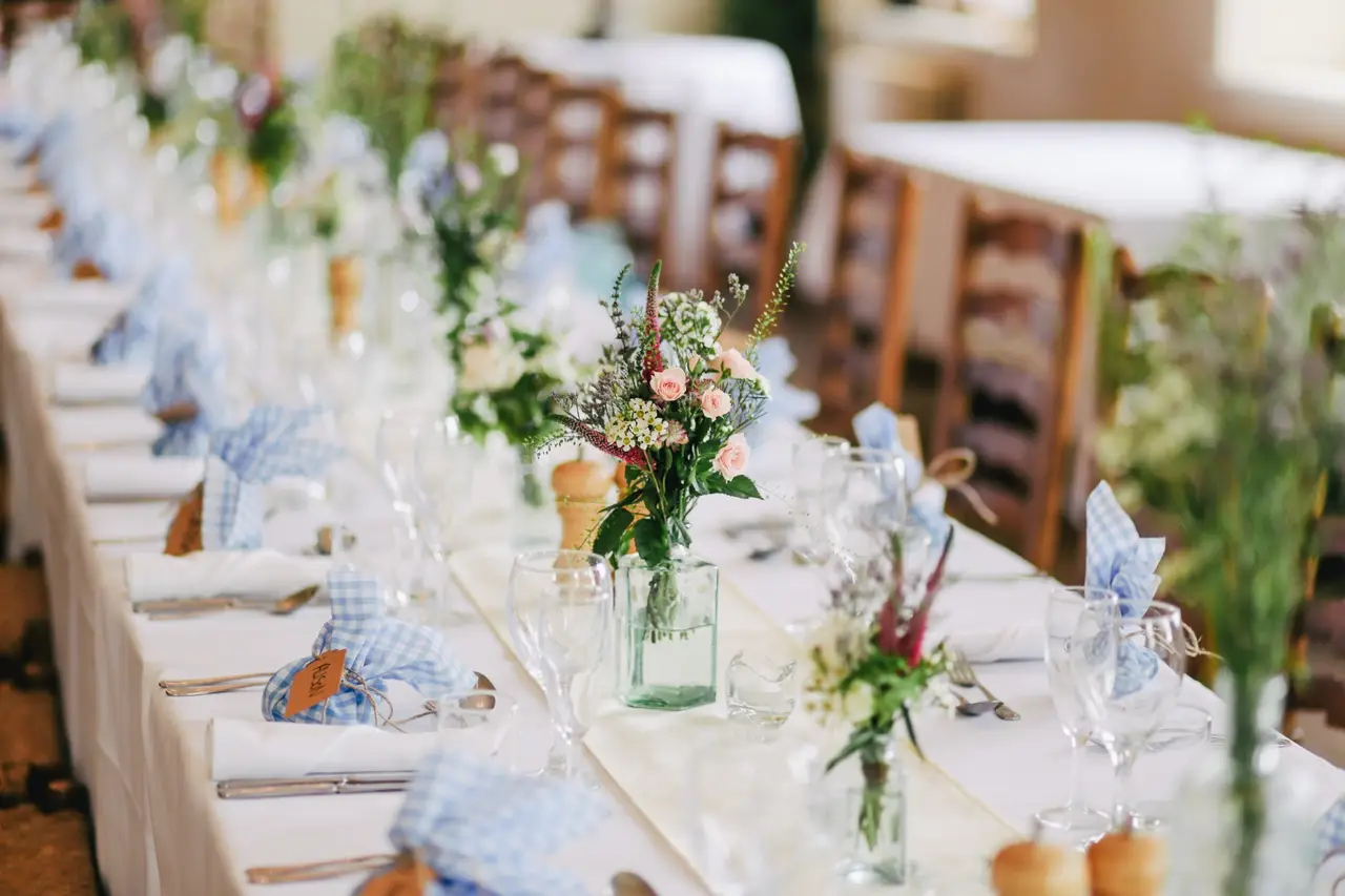 Ídolo basura Precipicio Las mejores ideas de centros de mesa para boda sencillos y elegantes