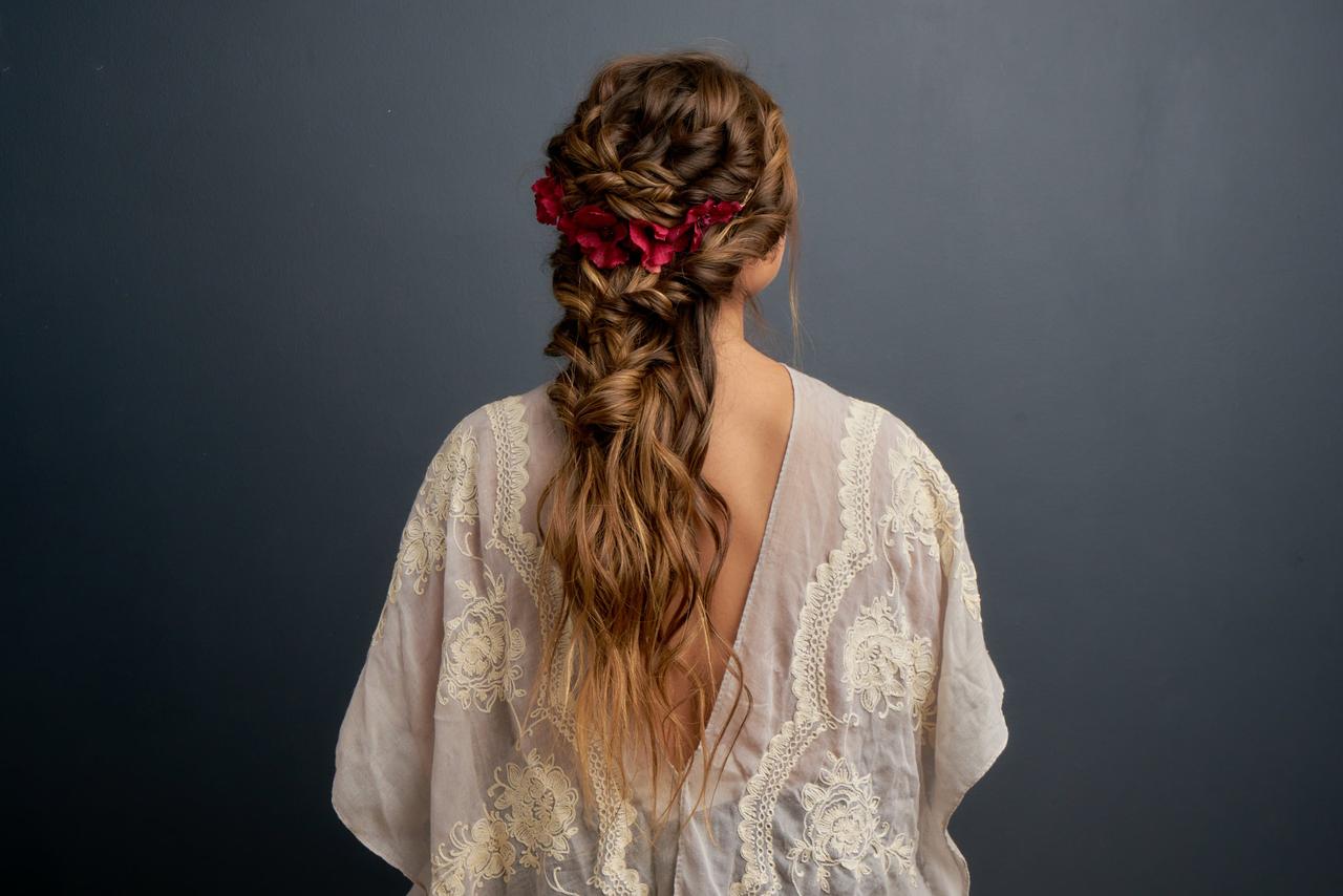 Los 12 peinados de invitada fáciles para una boda en verano - Foto 1