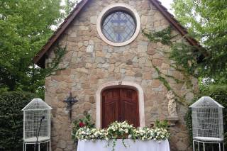 Adornos florales para el altar