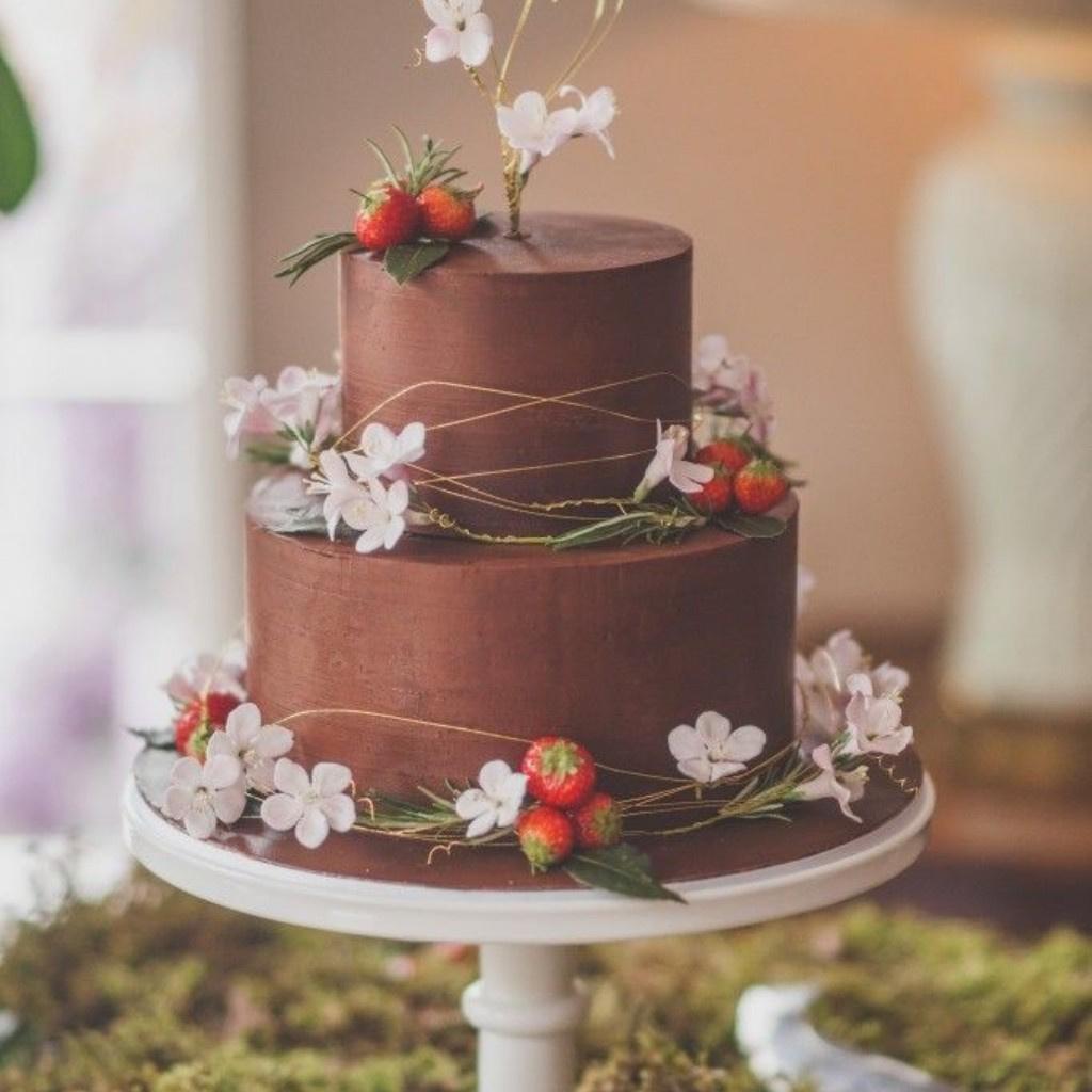 8 tipos de tortas de novios con flores para inspirarse