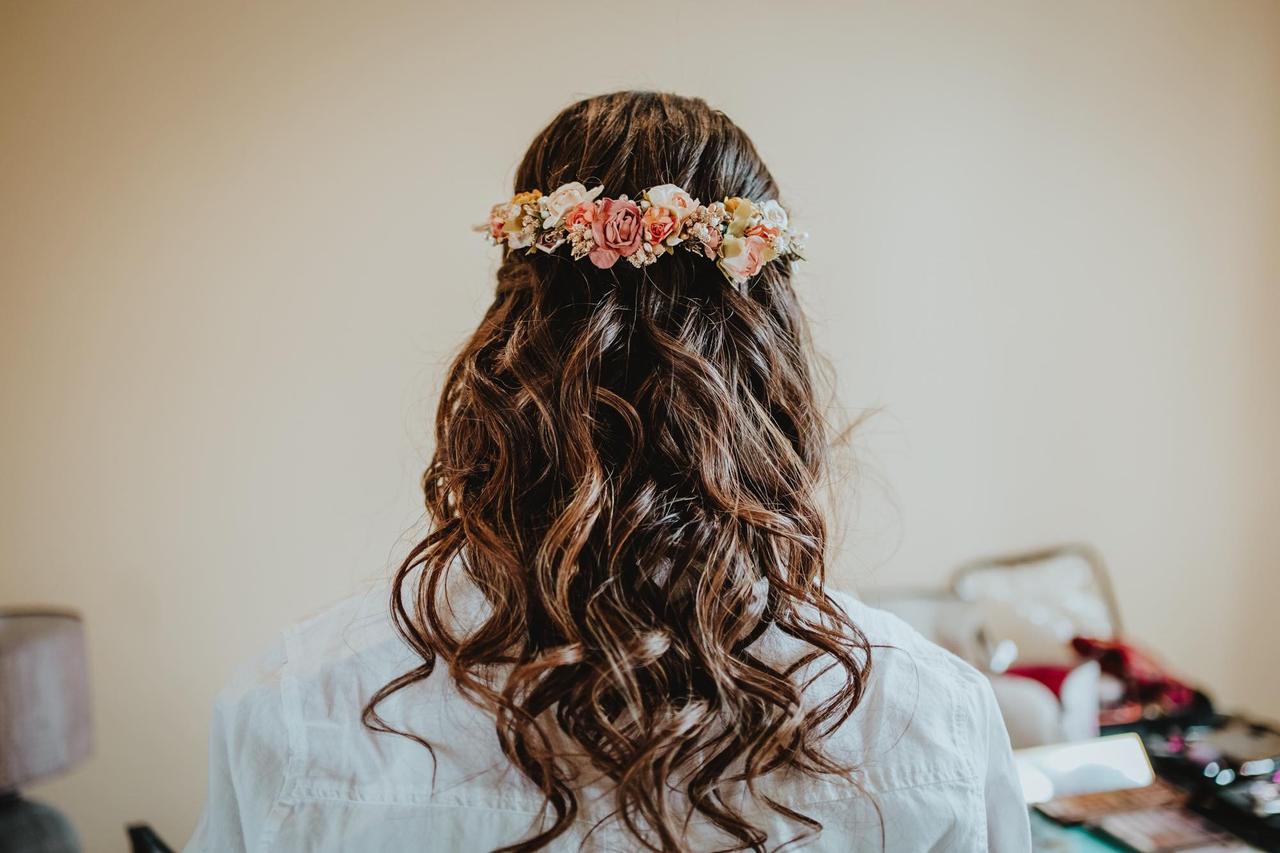 Peinados de novia con flores naturales no podrás escoger solo uno   bodascommx