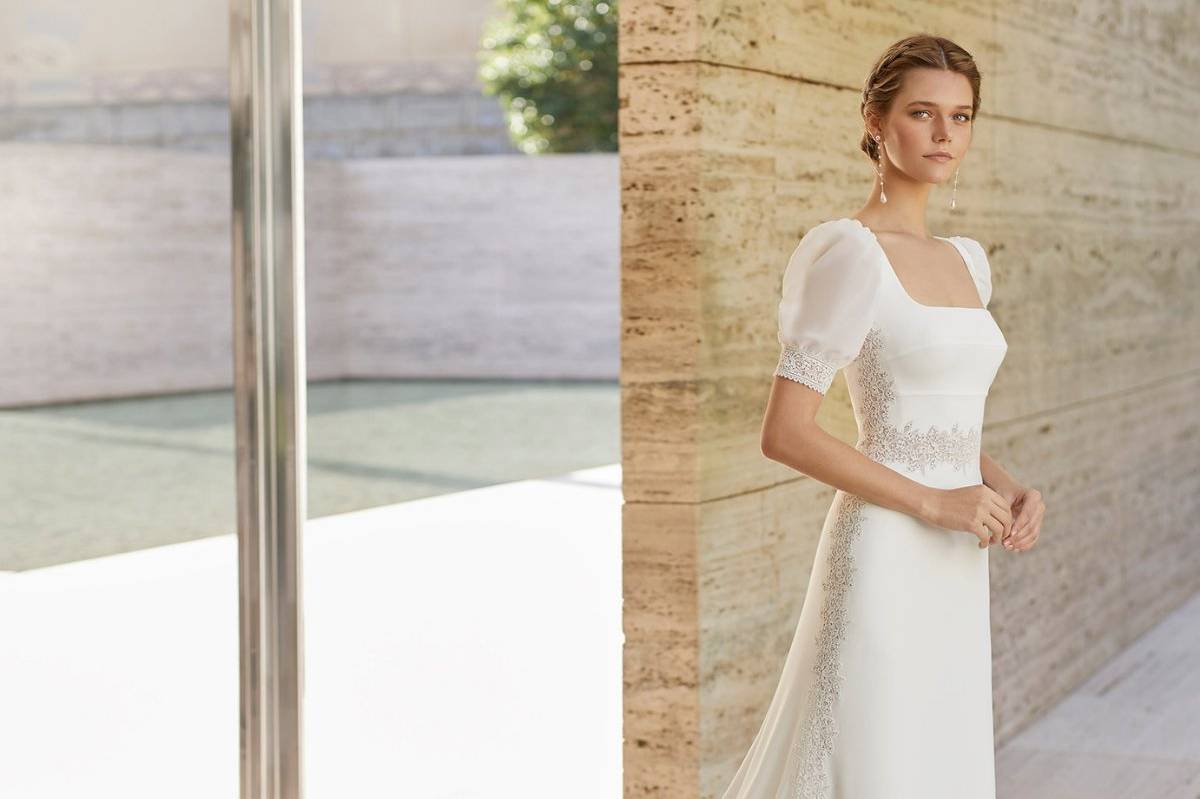 Vestidos de novia con escote cuadrado: una moda que vuelve con fuerza