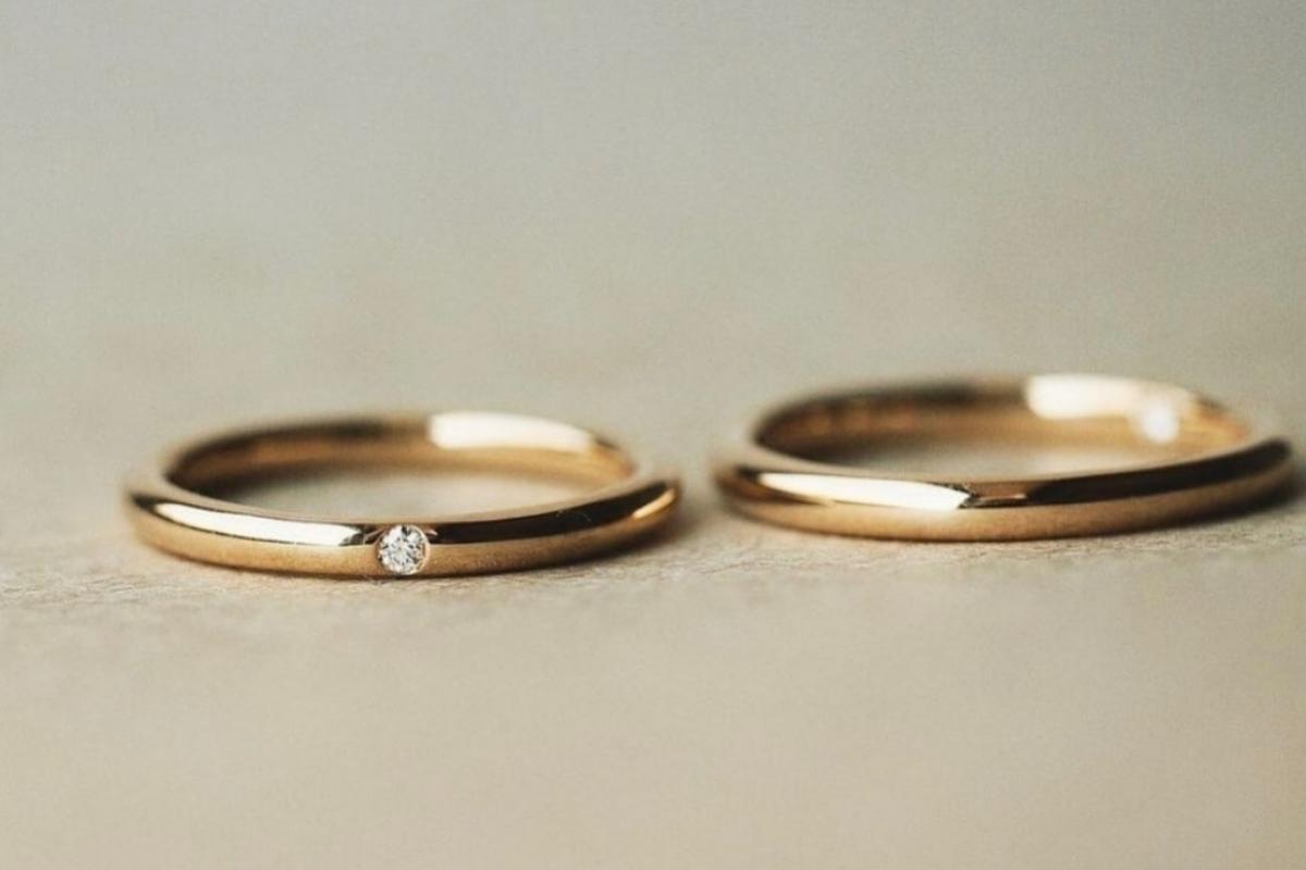 Metales para sus anillos de boda: conózcanlos antes de elegir