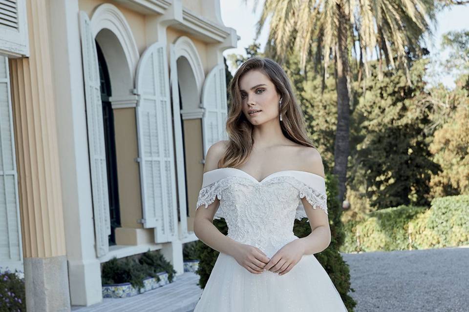 Los vestidos de novia 2022 que hacen una oda al corte princesa son de Miss  Kelly by The Sposa Group Italia