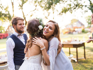 Invitados de matrimonio sin pareja: ¿a favor o en contra?
