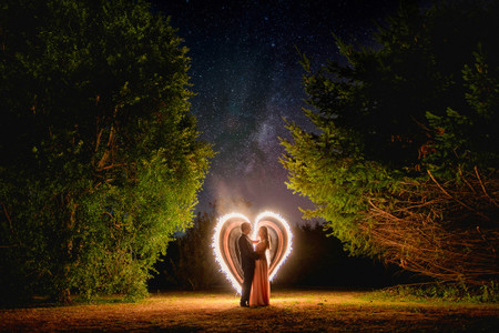 ¿Sabes qué foto tomó la NASA en el día de tu boda? Te ayudamos a hallarla