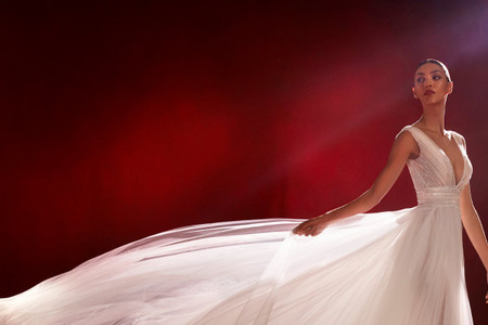 Vestidos de novia 2022 de Atelier Pronovias: elegancia e innovación en cada pieza de "Ópera"