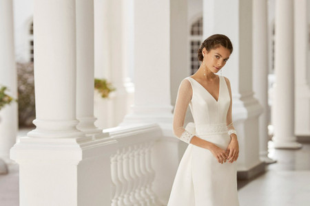 Los vestidos de novia Adriana Alier 2022 encantan con la dulzura de sus telas y cortes