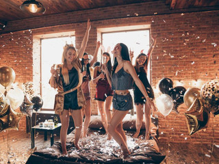 ¿Qué es un bridal shower? ¡Todo lo que debes saber para celebrarla!