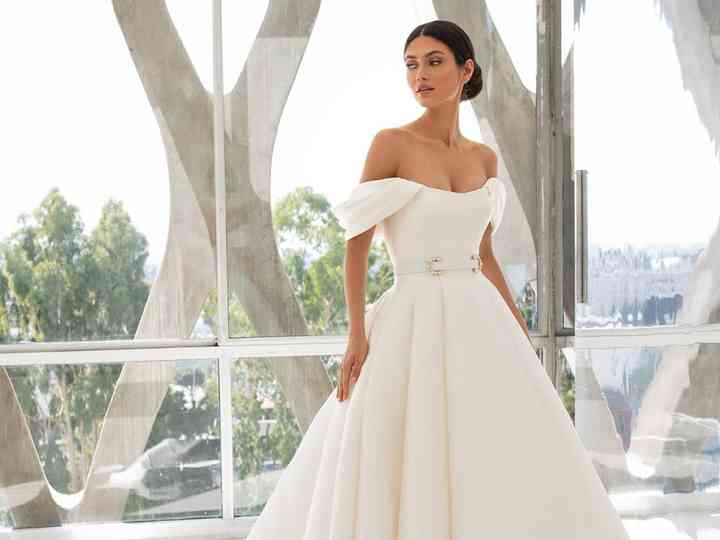 Descubre Los Vestidos De Novia 2021 De Pronovias Glamur Para Cada Novia