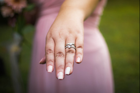 Precios de anillos de compromiso: cuánto cuestan según el tipo de anillo