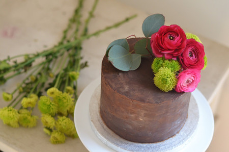 8 tipos de tortas de novios con flores para inspirarse