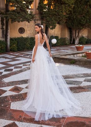 pronovias elara