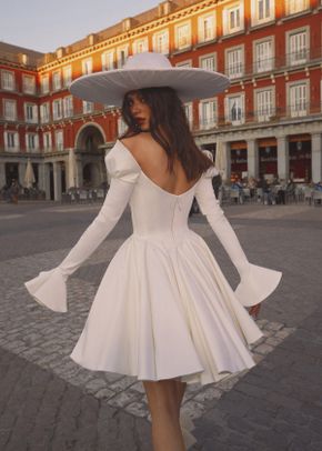 LOLA, Galia Lahav