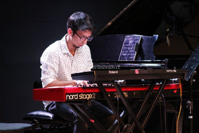 Yan Lazcano Pianista