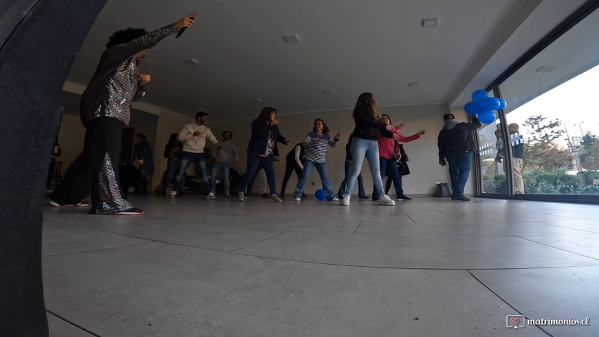 Baile entretenido retro para su evento