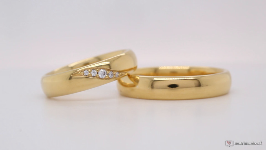 Argollas de matrimonio oro amarillo y diamantes