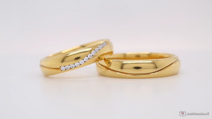 Argollas de matrimonio oro amarillo y diamantes