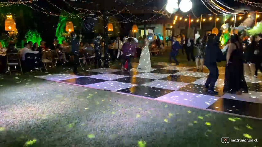 Realizando sonido al grupo folclórico 