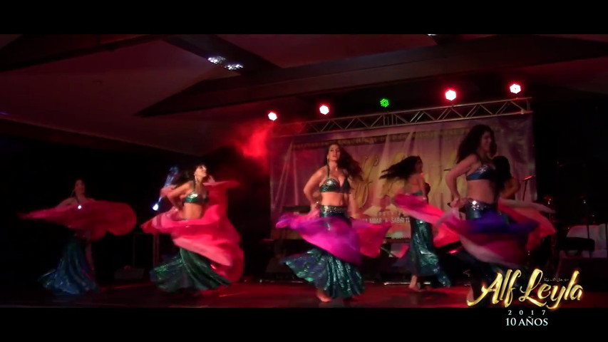 Bailando junto al Ballet Layalina
