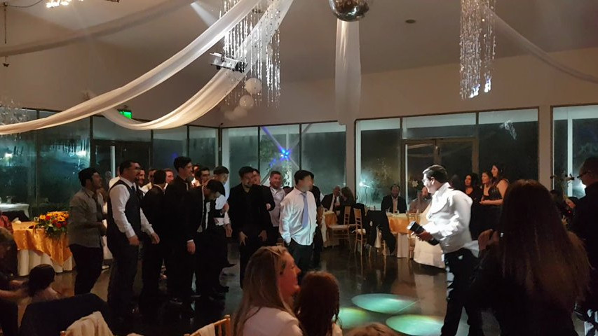 Los solteros en la fiesta