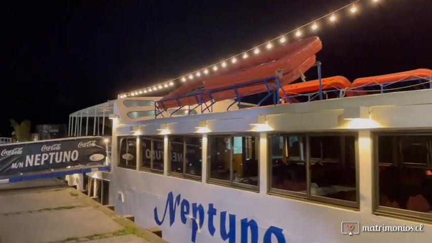 Neptuno muelle noche 