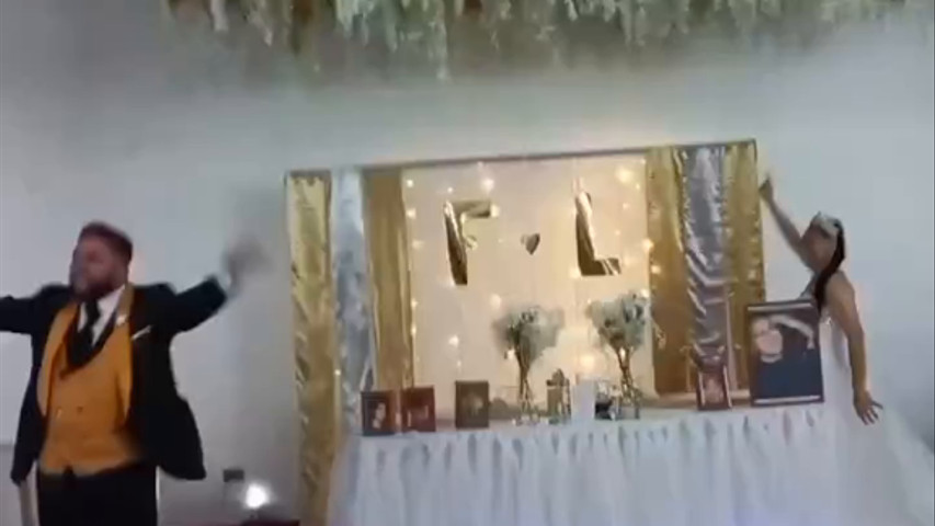 Ingreso de los novios al salón