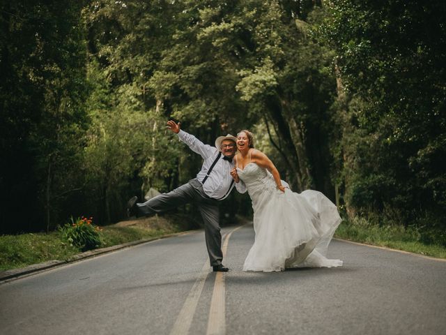 El matrimonio de Fredy y Andrea en Lago Ranco, Ranco 13