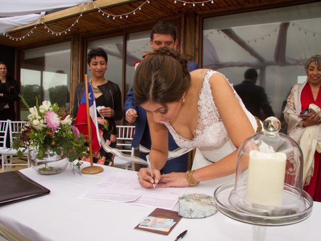 El matrimonio de Alberto y Loreto en Pichilemu, Cardenal Caro 18