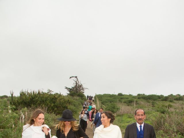 El matrimonio de Alberto y Loreto en Pichilemu, Cardenal Caro 35