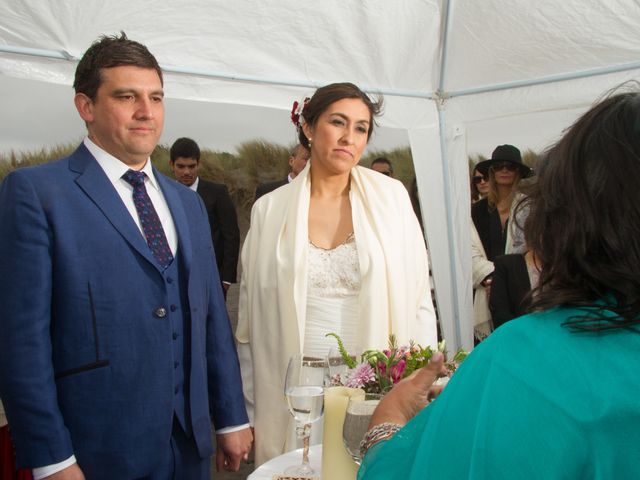 El matrimonio de Alberto y Loreto en Pichilemu, Cardenal Caro 41