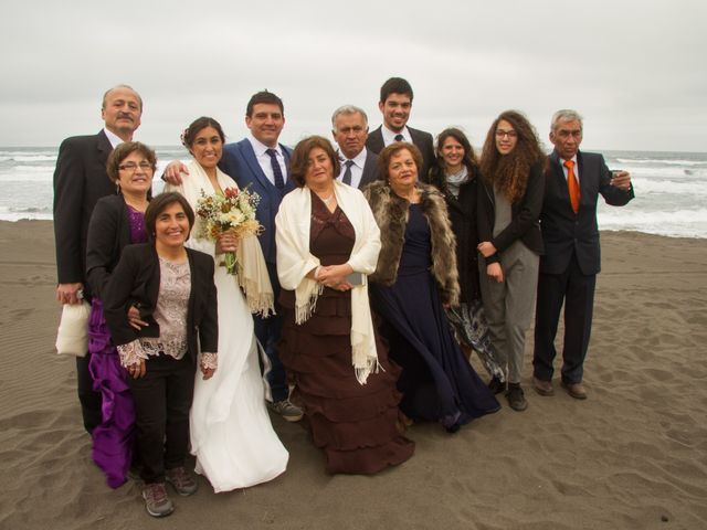 El matrimonio de Alberto y Loreto en Pichilemu, Cardenal Caro 51